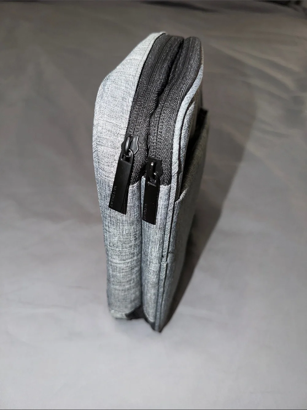 Bagsmart gray camera